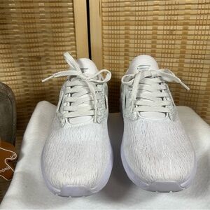 EUC Fabletics Redondo Performance Sneaker, Size: 10.5